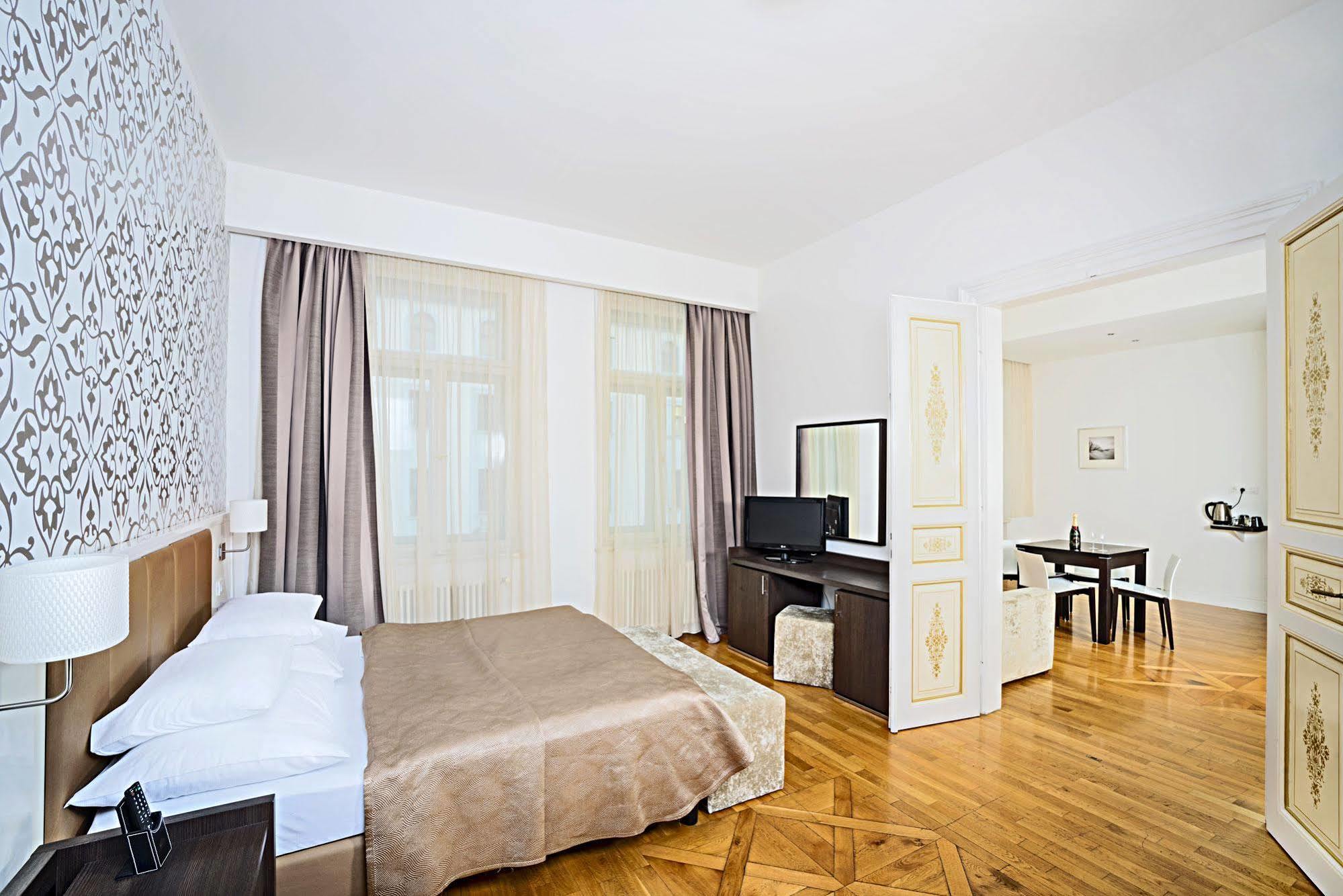 Deminka Palace 4* Praag